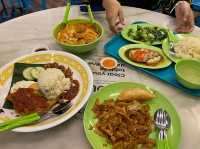 Enjoy delicious food at Lau Pat Sa