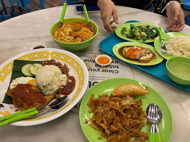 Enjoy delicious food at Lau Pat Sa