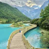 The Bluest lake I’ve ever seen. This is not Switzerland, this China.