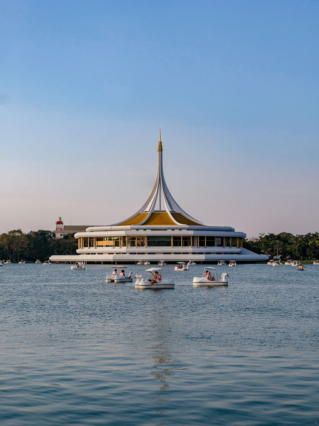 พาไปปั่นเรือเป็ด ชมพระอาทิตย์ตกที่สวนหลวง ร9 🌳