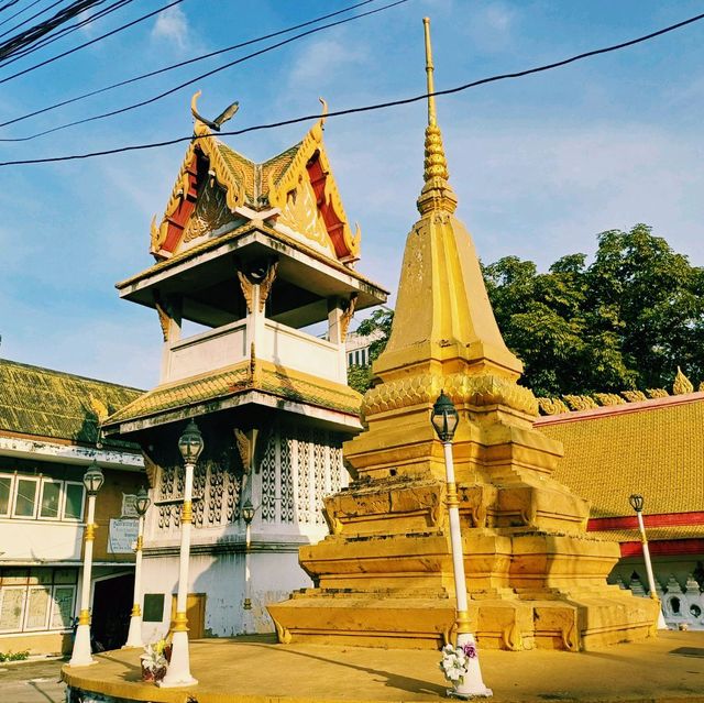 泰國曼谷湄南河畔著名寺廟景點:Wat Worachanyawat (Wat Bang Kwang Lang)，適合拍照📸打卡