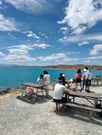 นั่งกินแซลมอนริมทะเลสาบ Pukaki นิวซีแลนด์ 😋