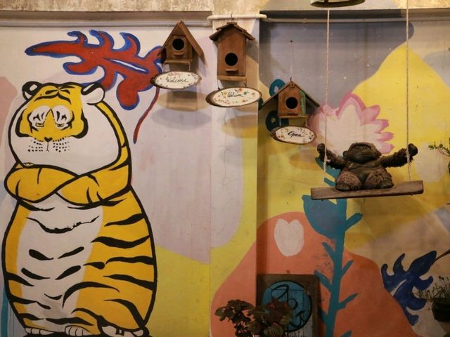 ชมงานศิลป์ที่ Rayong Gallery 
