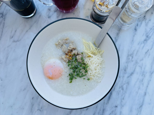 เกี๊ยวหนองบัว (สาขาวังหลัง) ร้านดังจังหวัดตราด