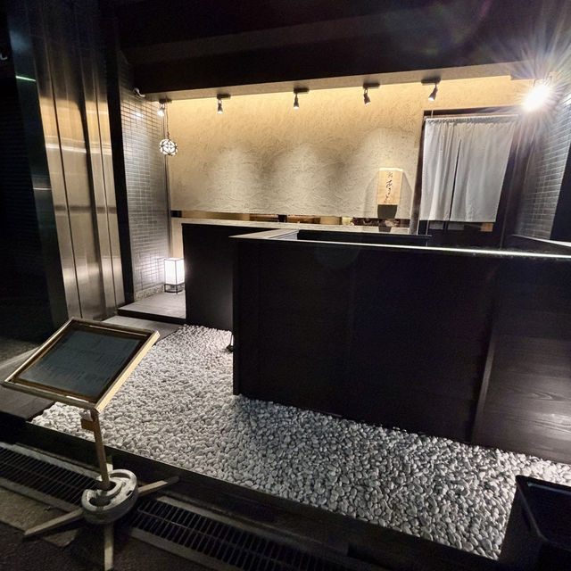 【大阪・中津】良心的な価格で熟成江戸前鮨が味わえる「鮨 あまと」