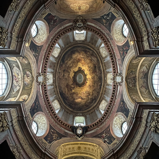 No other place could beat Vienna when it comes to Baroque-styled cathedral