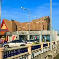 Café Amazon กลางทะเลชลบุรี