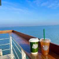 Café Amazon กลางทะเลชลบุรี