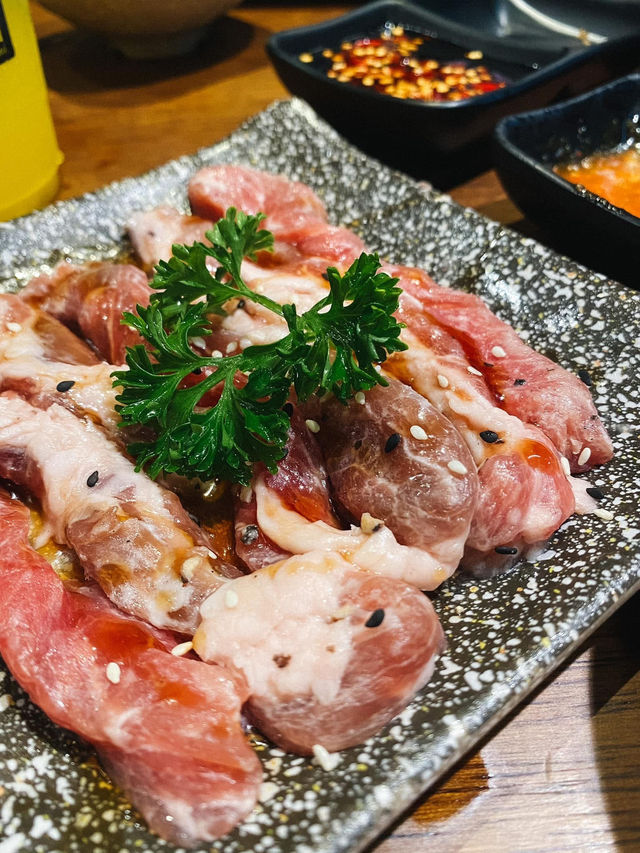 🥩🥬 บุฟเฟ่ต์ปิ้งย่างพรีเมี่ยมย่าน #สะพานควาย    