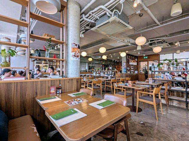 ROAST coffee & eatery 藏身共享空間裡的烘焙坊早午餐