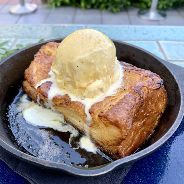 The freshly made French toast at BRENTWOOD TERRACE, Futako-Tamagawa