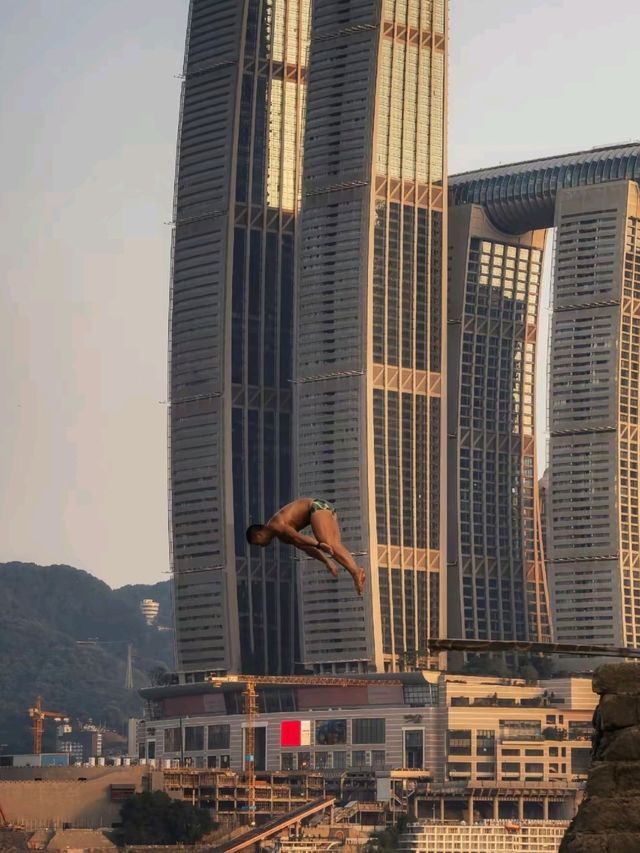 探索重慶老城區‐ 暴走三萬步感受新舊交融城市之美，打卡也是十分出片 📸🤍