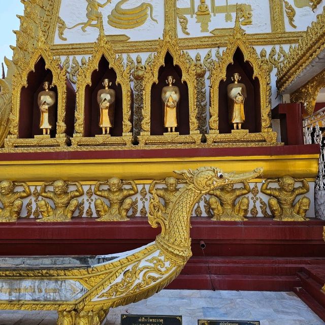 ไหว้พระทำบุญ พระธาตุหนองบัวแห่งเมืองอุบล