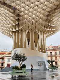 Such a stylish wavy viewing deck in the middle of Seville old town!