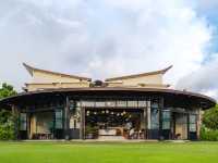 ที่พักสไตล์เรียบหรู ริมชายหาดบางสัก 
