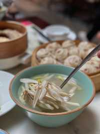 🌿 昆明 滇铺子｜歷史文化遺產保護建築裡的餐廳
