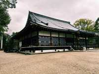 国宝に指定された格式高い本堂🏯