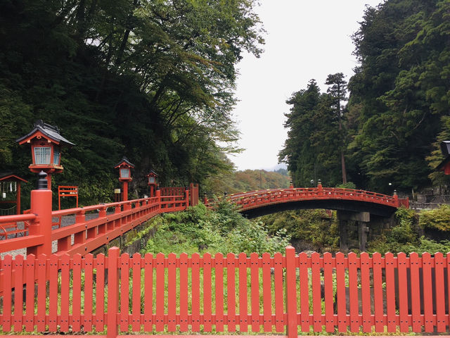 Shinkyo Bridge สะพานแดงสุดคลาสสิกแห่ง Nikko