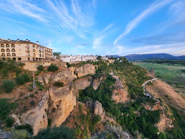 [🇪🇸ロンダ] 崖の上の街、ロンダの美しい風景と街並みを歩く