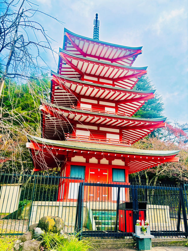 【日本山梨】新倉山淺間公園：步入秋天的畫卷