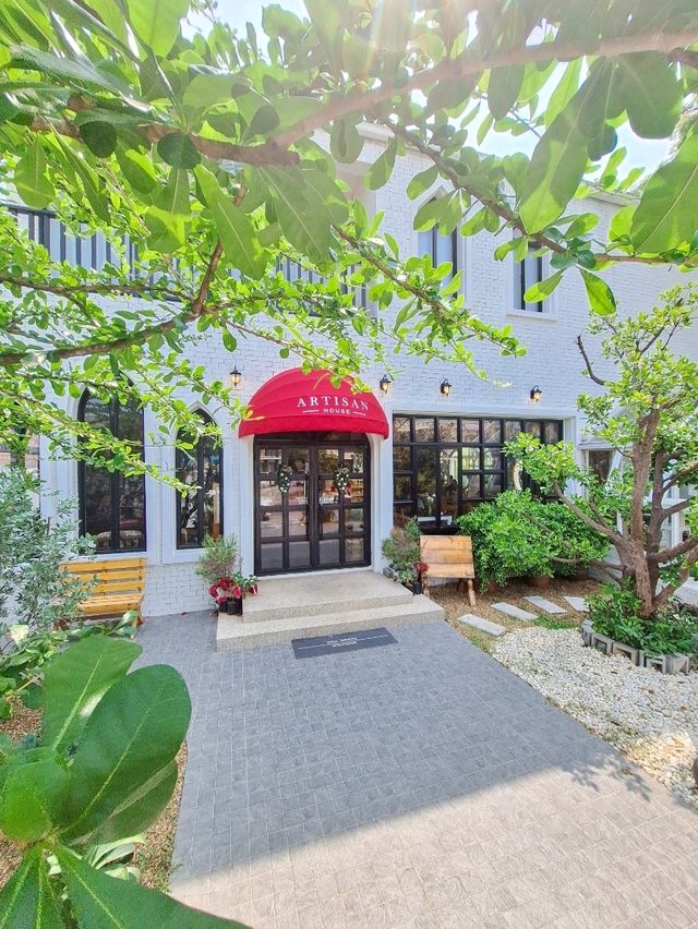 คาเฟลับฟิวเขาใหญ่ ARTISAN HOUSE