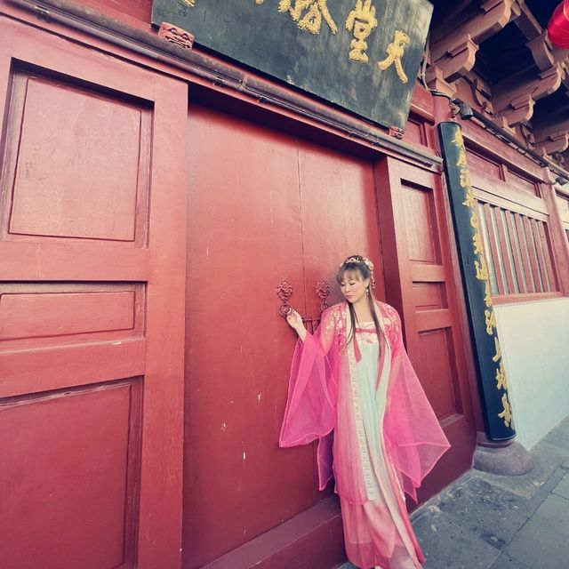 Walking Through Time: A Day in Song Dynasty Hangzhou