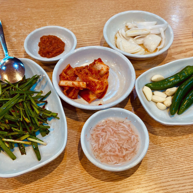 雙胞胎豬肉湯飯｜平價美食，湯頭濃郁、肉量十足！
