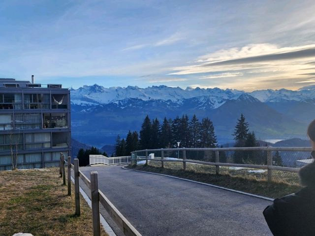 [🇨🇭リギ山] 雄大な景色を堪能できるRigi Kaltbad駅