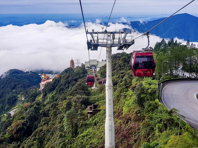 🚡 Sky-High Shopping & Scenic Rides: Genting Highlands Outlet & Cable Car Adventure!