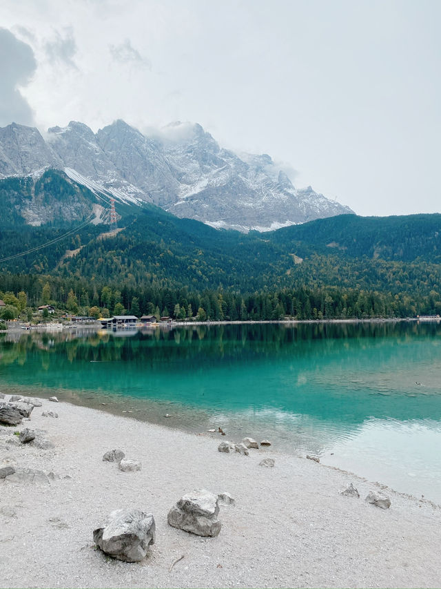 Lake Eibsee, a glimpse of paradise 💙🤍