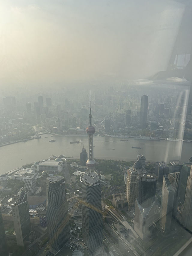 พาชมจุดสูงสุดในเซี่ยงไฮ้ Shanghai Tower 