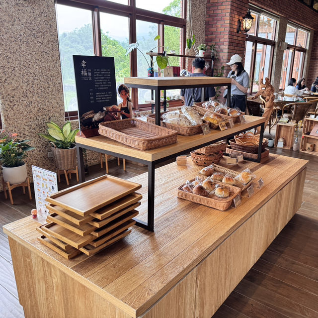 世界幸福咖啡總店—新竹峨眉一日小旅行