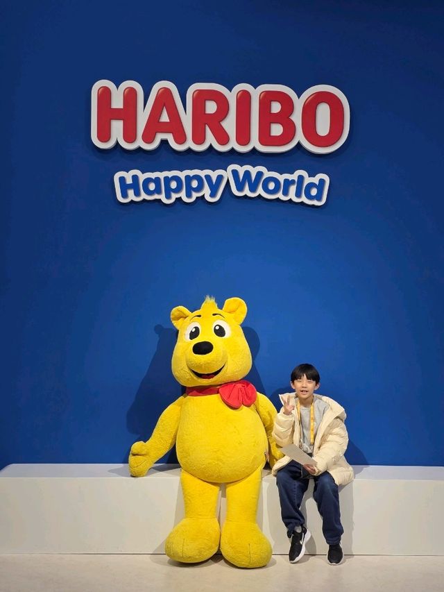 카메라 들고 걸어야 하는 젤리 전시📸