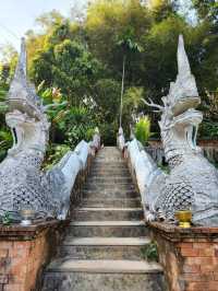 “วัดผาลาด”  เสน่ห์แห่งธรรมชาติและศรัทธาบนดอยสุเทพ