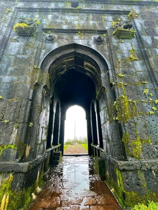 Raigad Fort – A Journey into the Maratha Legacy