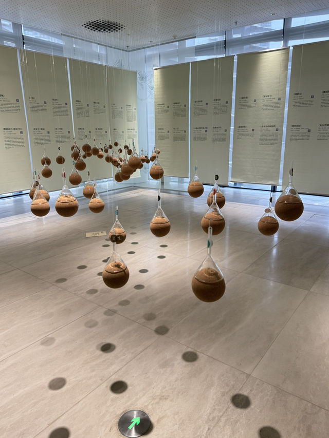 【深圳圖書館北館】 可以眼睇、手摸、仲可以用鼻聞的文學展