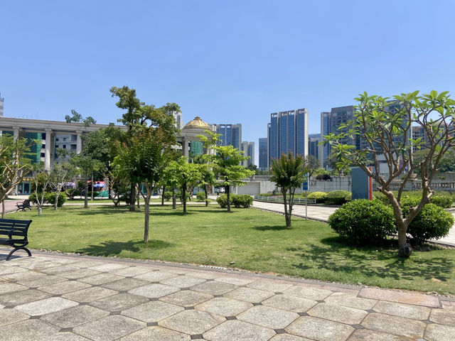 新橋市民廣場✨🏛️ 欣賞建築美學和享受自然風光🏺🌴