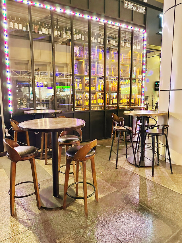 Sip, Savor, Socialize at The Barn