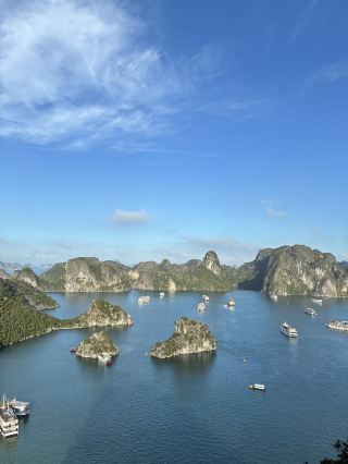 Halong Bay Cruise Adventure!