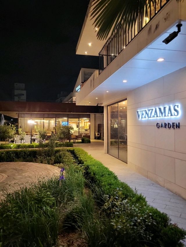 여러가지 테마를 다 즐길수 있는 경주 대형카페