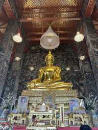 The Grandeur of Wat Suthat