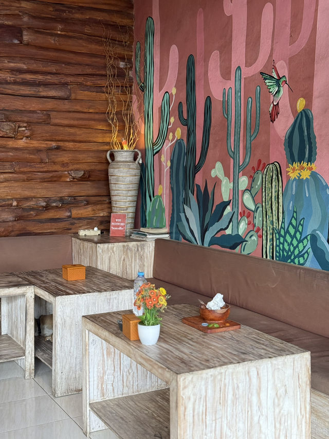 Neighborhood cafe in southwest Lembongan