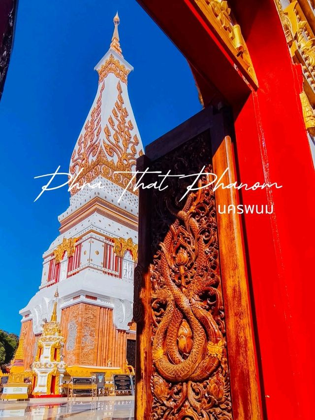 พระธาตุพนม – สถานที่ศักดิ์สิทธิ์คู่แผ่นดินอีสาน