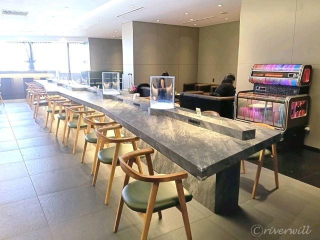 【空港ラウンジ】プライオリティ・パスで快適滞在！「I.A.S.S Superior Lounge -KoCoo-」