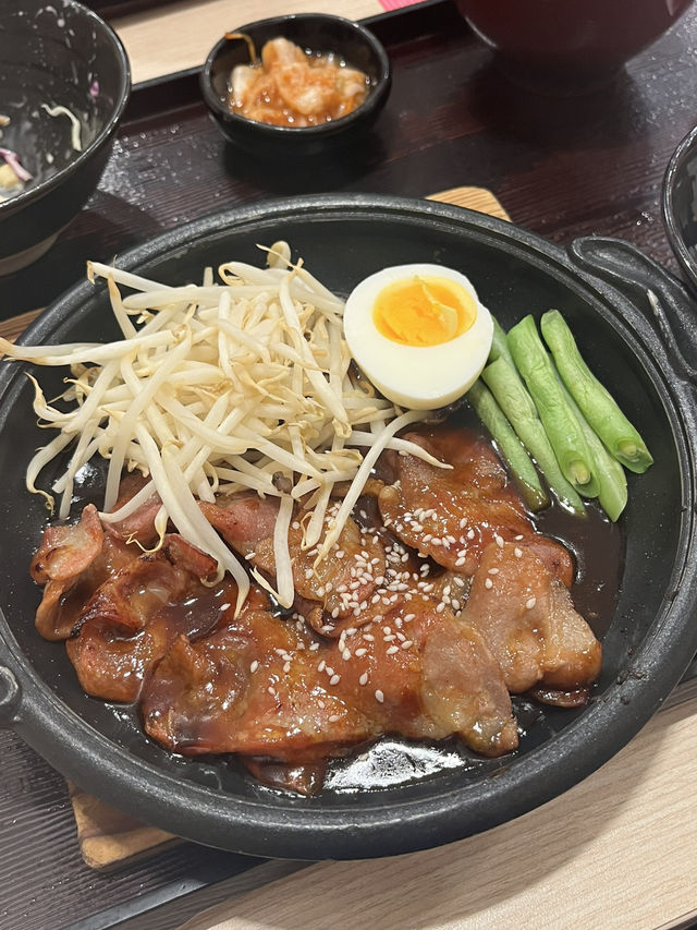 Exploring the foods in Hat Yai Village