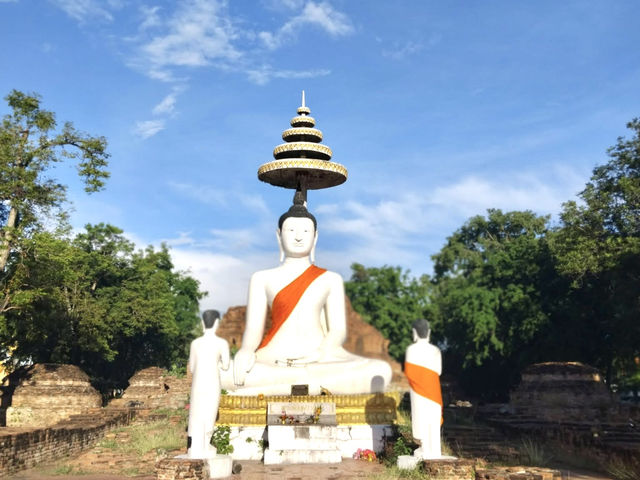 🇯🇵 ワット・サマナコッタワーラーム（Wat Samana Kottharam）を訪れて、心の安らぎを見つけましょう