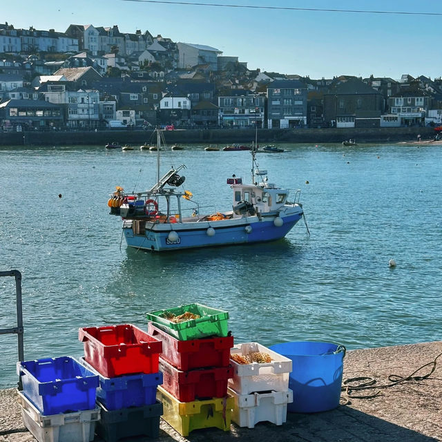 St Ives: The Azure Gem of Cornwall! 🌊💎