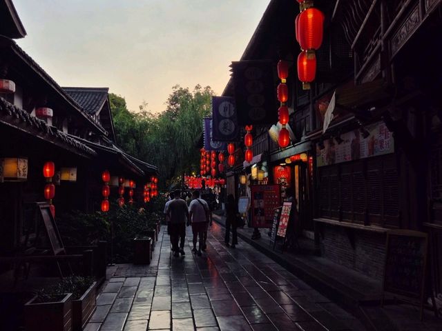 Where Old Meets Gold ✨🍜 – Jinli Old Street, Chengdu