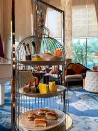 🇮🇩🌟 Jakarta’s Hidden Gem: Stay Classy at Raffles! 🏛️✨