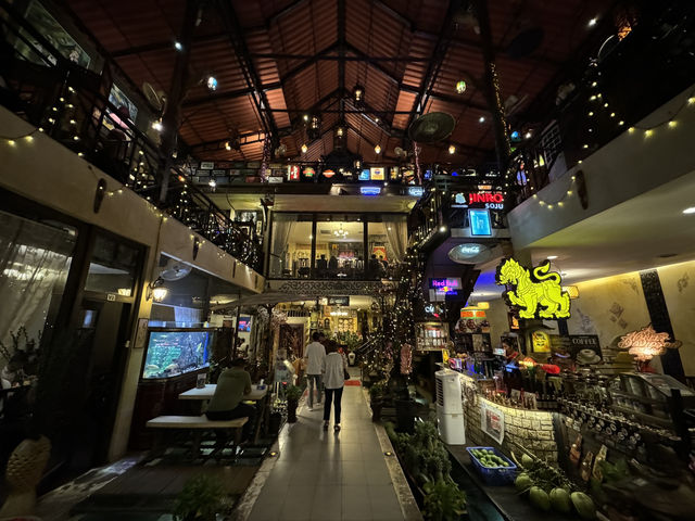 Rustic Charm at Mama Thai – A Group-Friendly Gem in Phnom Penh